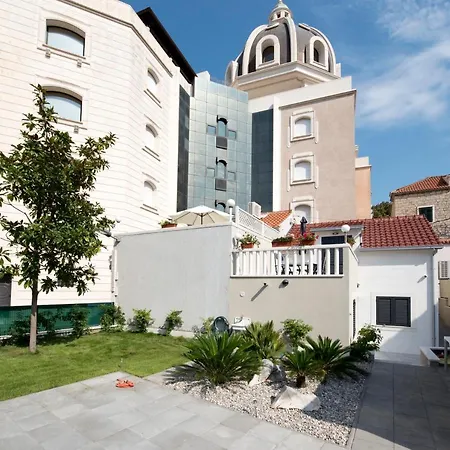 Piccolo Paradiso سبليت