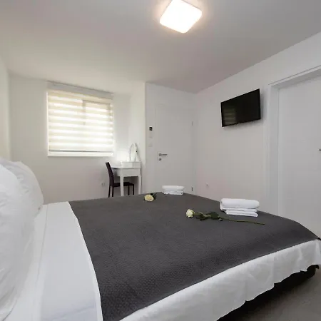 Piccolo Paradiso * سبليت